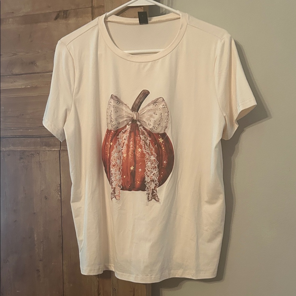 SHEIN White Tee with Pumpkin and Bow Graphic